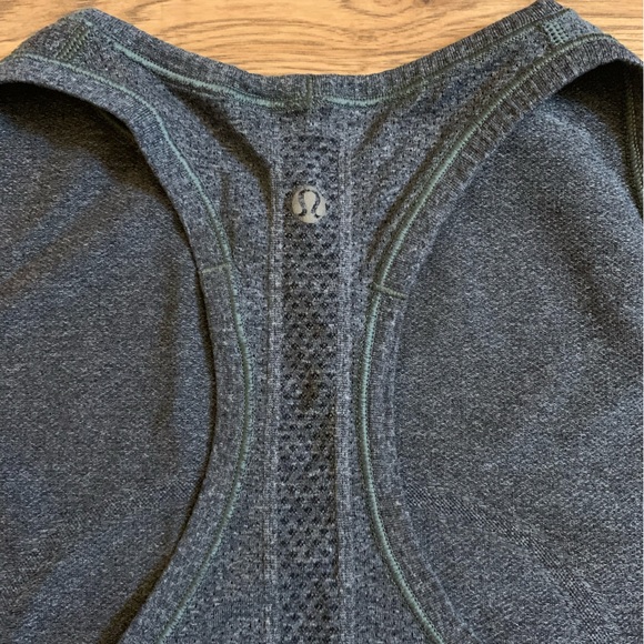 Lululemon tank - Picture 3 of 3